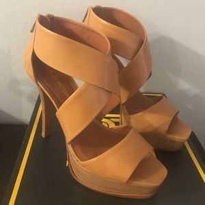 Pour La Victoire Tifara Saddle Brown Vegetal Platform Heels 9.0